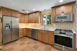 55 Carlton Rd, Long Hill Township, NJ 07946 - Photo 10