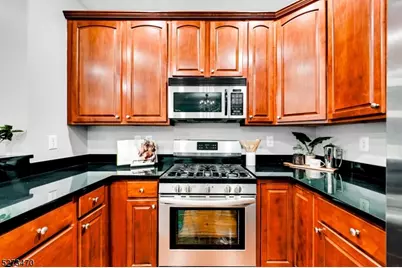 106 Rock Creek Dr, Clifton, NJ 07014 - Photo 20