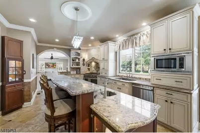 28 Woodshire Ter, Montville Township, NJ 07082 - Photo 10