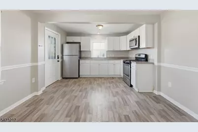 131 La Monte Ave, Bound Brook, NJ 08805 - Photo 10