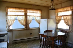 10 Watergate Dr, High Bridge, NJ 08829 - Photo 8