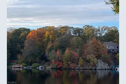 173 Point Breeze Dr, West Milford, NJ 07421 - Photo 36