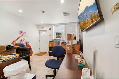 593 New York Ave, Lyndhurst Township, NJ 07071 - Photo 6