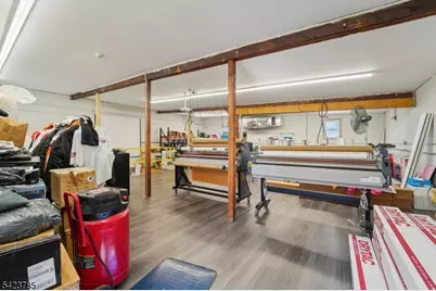 593 New York Ave, Lyndhurst Township, NJ 07071 - Photo 8