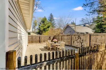 83 Essex Ave, Montclair, NJ 07042 - Photo 32