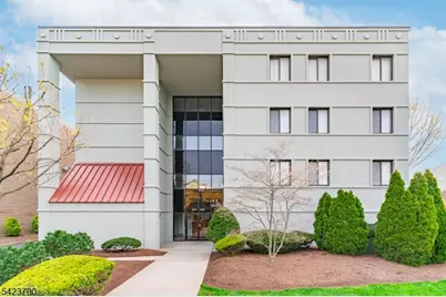 200 Paterson Ave 1A, East Rutherford, NJ 07073 - Photo 2