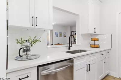 200 Paterson Ave 1A, East Rutherford, NJ 07073 - Photo 16