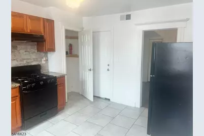 21 Tillinghast St #3, Newark, NJ 07108 - Photo 4