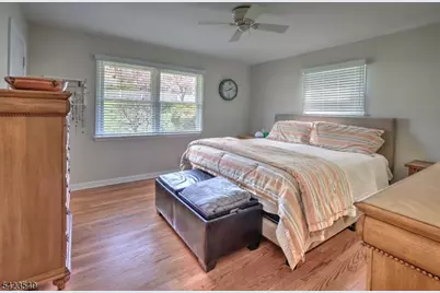 64 W Rayburn Rd, Long Hill Township, NJ 07946 - Photo 12