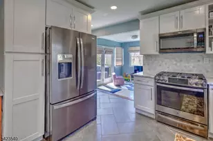 64 W Rayburn Rd, Long Hill Township, NJ 07946 - Photo 8