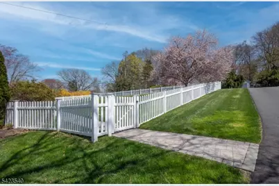 64 W Rayburn Rd, Long Hill Township, NJ 07946 - Photo 30