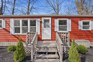 12 Watergate Dr, High Bridge, NJ 08829 - Photo 4