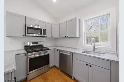 46 W End Ave #Left, Summit, NJ 07901 - Photo 8