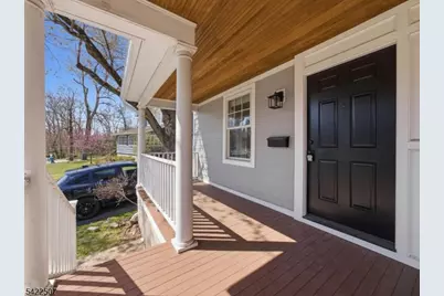 46 W End Ave #Left, Summit, NJ 07901 - Photo 2