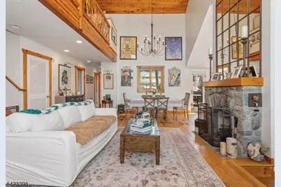 1046 Lakeside Dr E, Vernon, NJ 07422 - Photo 10