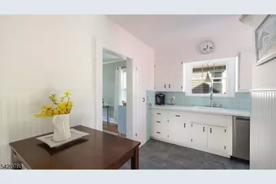 24 Greaves Pl, Cranford Township, NJ 07016 - Photo 12