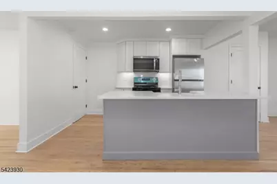 325 Hollywood Ave, Hillside, NJ 07205 - Photo 10