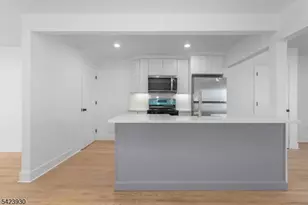 325 Hollywood Ave, Hillside, NJ 07205 - Photo 10