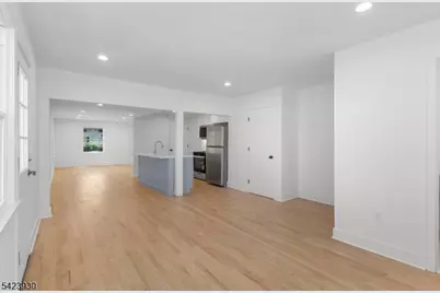 325 Hollywood Ave, Hillside, NJ 07205 - Photo 12