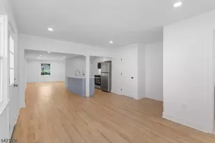 325 Hollywood Ave, Hillside, NJ 07205 - Photo 12