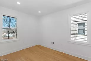 325 Hollywood Ave, Hillside, NJ 07205 - Photo 20