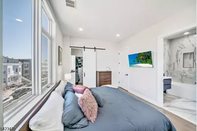 209 Bowers St, Jersey City, NJ 07307 - Photo 32