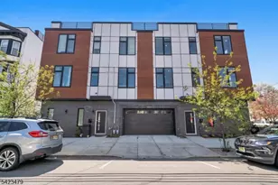 209 Bowers St, Jersey City, NJ 07307 - Photo 48