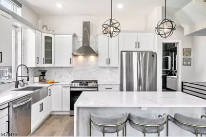 209 Bowers St, Jersey City, NJ 07307 - Photo 12