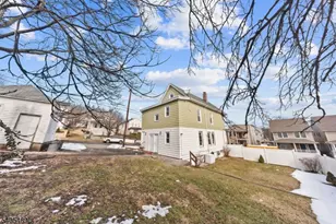 437 Morrissee Ave, Haledon, NJ 07508 - Photo 18