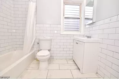 233 Bayview Ave, Jersey City, NJ 07305 - Photo 10