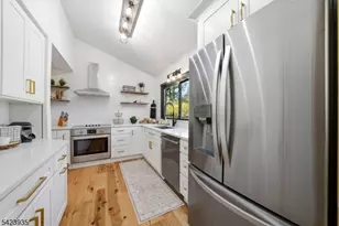 211 Mountain View Rd, Hillsborough Township, NJ 08844 - Photo 14