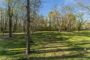 722 County Rd 579, Raritan Township, NJ 08822 - Photo 40