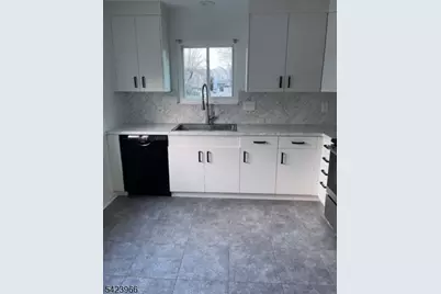 132 Longacre Ct, Hillsborough Township, NJ 08844 - Photo 2