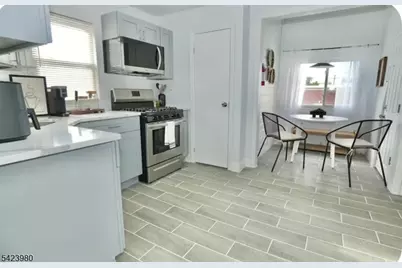 125 Malvern St, Newark, NJ 07105 - Photo 2