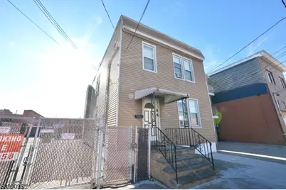 125 Malvern St, Newark, NJ 07105 - Photo 1