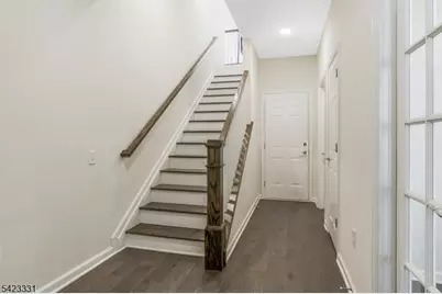 17 Gala Ct, Livingston Twp., NJ 07039 - Photo 4
