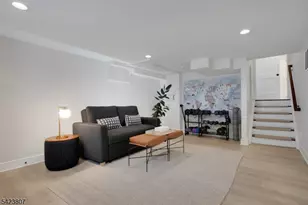 98 N Summit Ave, Chatham, NJ 07928 - Photo 16