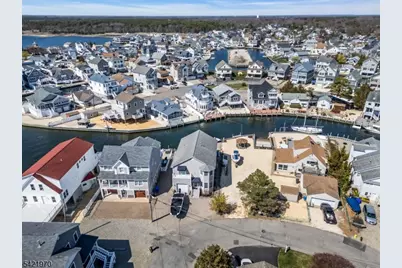 43 Farragut Dr, Brick Twp., NJ 08723 - Photo 4