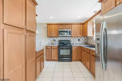 123 Thatchers Hill Rd, Raritan Township, NJ 08822 - Photo 12