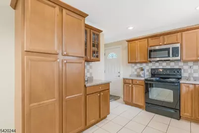 123 Thatchers Hill Rd, Raritan Township, NJ 08822 - Photo 10