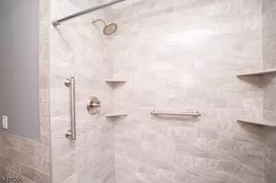 19 Valley Dr W, Vernon, NJ 07418 - Photo 10