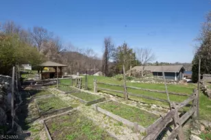 19 Valley Dr W, Vernon, NJ 07418 - Photo 22