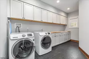 235 Long View Union Grove, Bedminster Township, NJ 07931 - Photo 22