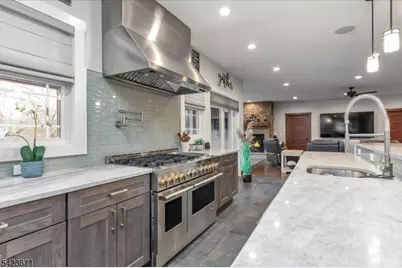 235 Long View Union Grove, Bedminster Township, NJ 07931 - Photo 18