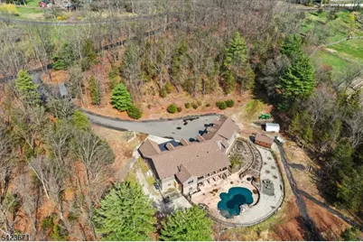 235 Long View Union Grove, Bedminster Township, NJ 07931 - Photo 6