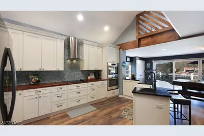 373 Lakeside Blvd, Hopatcong, NJ 07843 - Photo 20