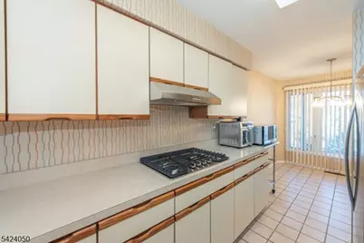 141 Wedgewood Dr18, Woodland Park, NJ 07424 - Photo 8