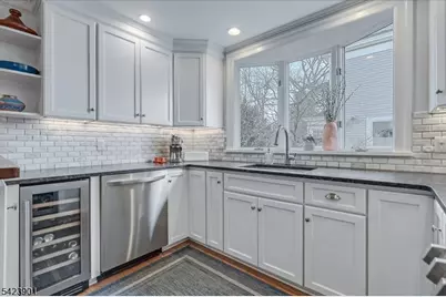 41 Oakwood Ave, Montclair, NJ 07043 - Photo 16