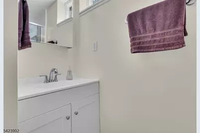 66 Salmon Rd, Roxbury Township, NJ 07850 - Photo 8