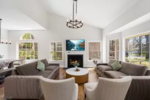 22 Smoke Rise Ln, Bedminster Township, NJ 07921 - Photo 4